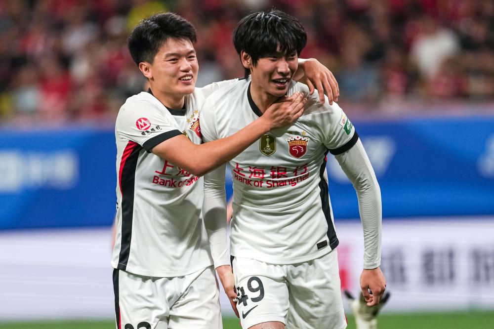 季后赛首轮揭晓多队关注字母哥尼克斯骑士成交易热门